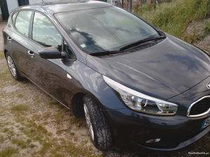 Kia Ceed 1.4 Crdi eco Maio/15 - à venda - Ligeiros