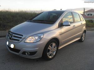 Mercedes-Benz B 180 Avangard Blueeffici Maio/10 - à venda -