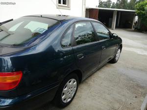 Toyota Carina v 115cv Julho/96 - à venda - Ligeiros