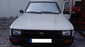 Toyota Hilux 2.4 Disel 5 lugares Julho/93 - à venda -