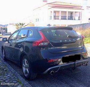 Volvo V40 Momentum R-Design Julho/13 - à venda - Ligeiros