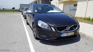 Volvo V60 R Design Fevereiro/13 - à venda - Ligeiros