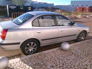 Hyundai Elantra  CRDI Abril/03 - à venda - Ligeiros