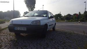 Renault Clio 557K0F Setembro/96 - à venda - Ligeiros