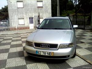 Audi A4 1.9 tdi 110c Março/99 - à venda - Ligeiros