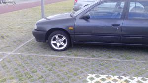 Nissan Primera Primera Fevereiro/92 - à venda - Ligeiros