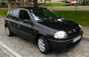 Renault Clio 1.2 Ar Condicionado Agosto/01 - à venda -
