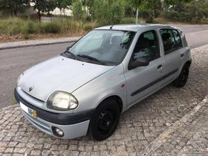 Renault Clio 1.2i RN - 1 Dona Abril/99 - à venda - Ligeiros