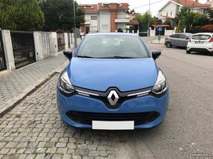 Renault Clio km -  Dezembro/15 - à venda -