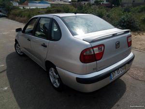 Seat Cordoba 1.4 Mpi (a.retoma) Outubro/99 - à venda -