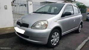 Toyota Yaris  vvti Junho/01 - à venda - Ligeiros