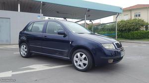 Skoda Fabia 1.4 Confort Agosto/01 - à venda - Ligeiros