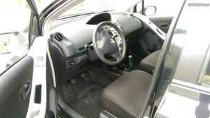 Toyota Yaris SOL+AC Dezembro/06 - à venda - Ligeiros