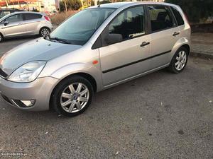 Ford Fiesta 1.2 ghia Março/05 - à venda - Ligeiros