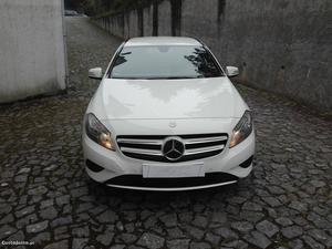 Mercedes-Benz A cv Junho/13 - à venda - Ligeiros
