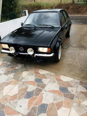 Opel Ascona  Abril/82 - à venda - Ligeiros Passageiros,