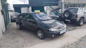 Renault Mégane 1.4i 16v  Abril/01 - à venda -