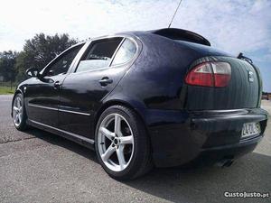 Seat Leon FR 150 cv Maio/03 - à venda - Ligeiros