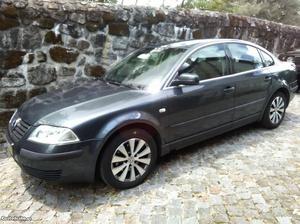 VW Passat 1.9 tdi 130cv Dezembro/01 - à venda - Ligeiros