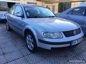 VW Passat tdi Nacional NOVO Junho/99 - à venda - Ligeiros