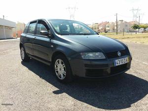 Fiat Stilo 1.2 Setembro/04 - à venda - Ligeiros