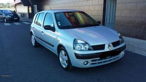 Renault Clio  válvulas Dezembro/02 - à venda -