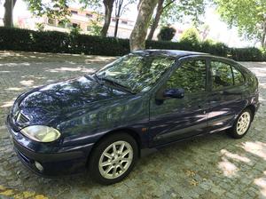 Renault Mégane 16v Março/01 - à venda - Ligeiros