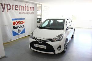 Toyota Yaris 1.4 D Março/15 - à venda - Ligeiros