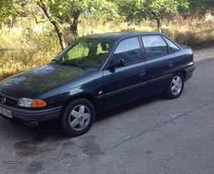 Opel Astra spor 1.4 Abril/94 - à venda - Ligeiros