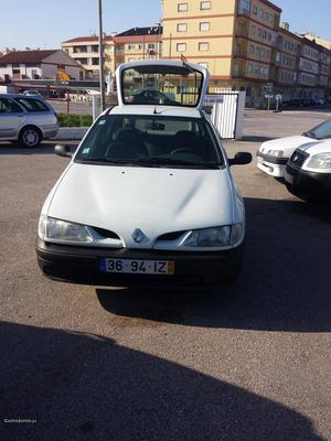 Renault Mégane bom,d.a,só 890EUR Setembro/97 - à venda -