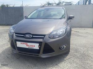 Ford Focus titânio Março/13 - à venda - Ligeiros