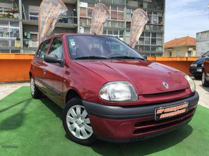 Renault Clio 1.2RT+5P+DA+A/C Abril/00 - à venda - Ligeiros