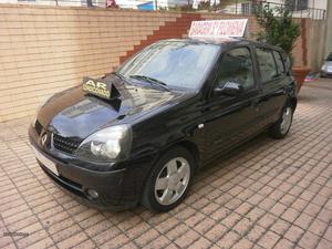 Renault Clio 1.4i 16v - Privilege Janeiro/03 - à venda -