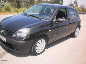 Renault Clio 1.5 DCI 5 Lugares Fevereiro/03 - à venda -