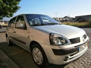 Renault Clio mil km c a/c Julho/01 - à venda -