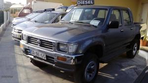 Toyota Hilux 2.4 TD Tracker A/C Janeiro/96 - à venda -