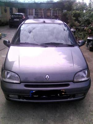 Renault Clio  Junho/97 - à venda - Ligeiros