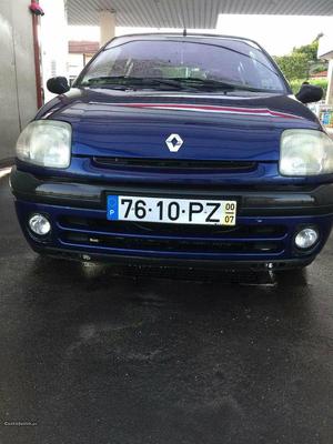 Renault Clio normal Maio/00 - à venda - Ligeiros