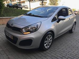 Kia Rio Van Maio/13 - à venda - Comerciais / Van, Lisboa -