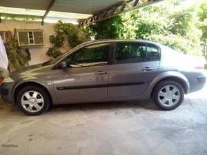 Renault Mégane  dci Agosto/03 - à venda - Ligeiros