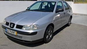 Seat Cordoba 1.4 Fevereiro/01 - à venda - Ligeiros