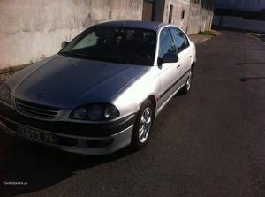 Toyota Avensis 1.6 Liftback SOL Agosto/99 - à venda -