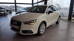 Audi A1 SB 1.6TDi Sport 90CV Outubro/12 - à venda -