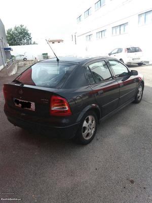 Opel Astra  v Um Só Dono Fevereiro/01 - à venda -