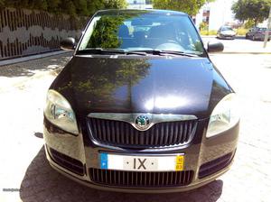 Skoda Fabia 1.2i 5 Portas Março/10 - à venda - Ligeiros