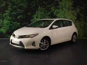 Toyota Auris 1.4 D Confort Dezembro/14 - à venda - Ligeiros