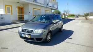 Fiat Punto 1.3 Multijet Setembro/04 - à venda - Ligeiros