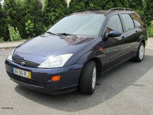 Ford Focus 1.4 Sw guia C/nova Abril/01 - à venda - Ligeiros