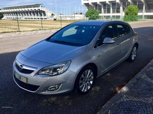 Opel Astra 1.3 CDTi Cosmo S/S Maio/11 - à venda - Ligeiros