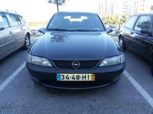 Opel Vectra v Outubro/96 - à venda - Ligeiros